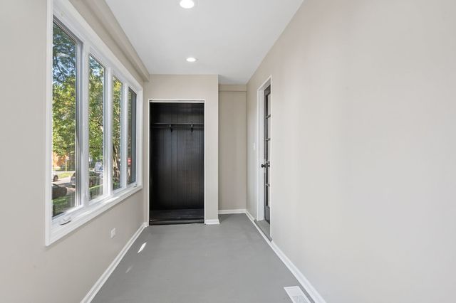 8613 S Colfax Avenue, Chicago, IL 60617