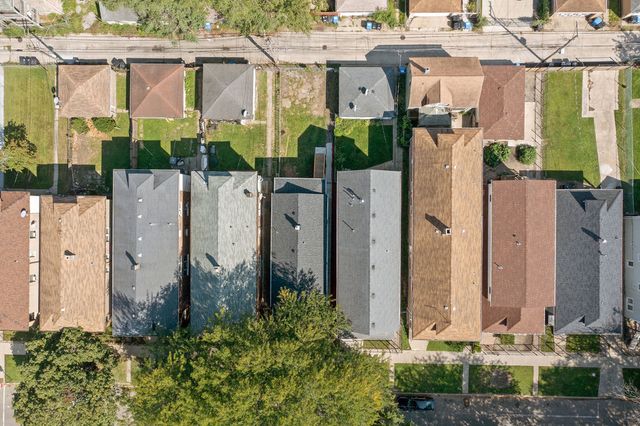 8613 S Colfax Avenue, Chicago, IL 60617