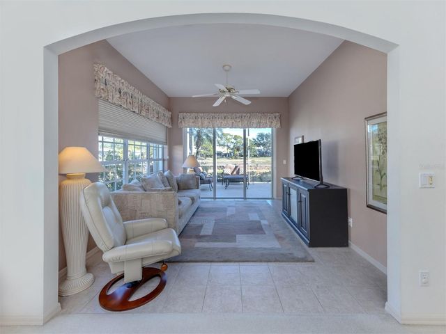 812 MONTROSE DRIVE 20, Venice, FL 34293