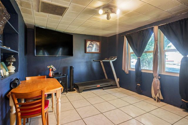 5651 6TH STREET, Zephyrhills, FL 33542