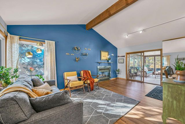 13500 W Old Oak LANE, New Berlin, WI 53151