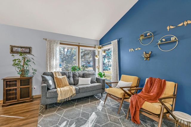 13500 W Old Oak LANE, New Berlin, WI 53151