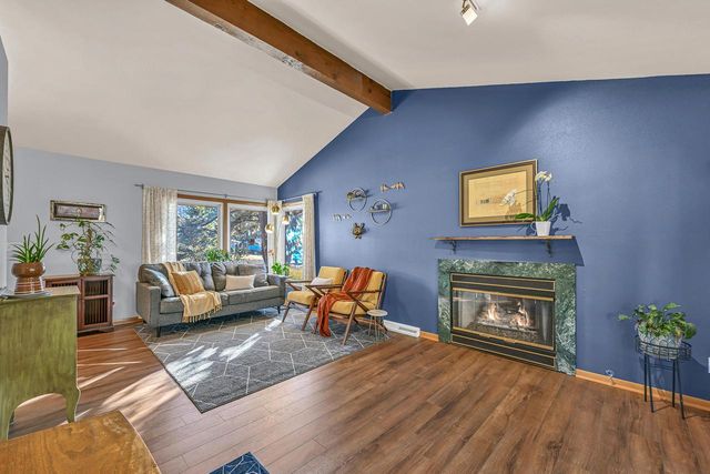 13500 W Old Oak LANE, New Berlin, WI 53151