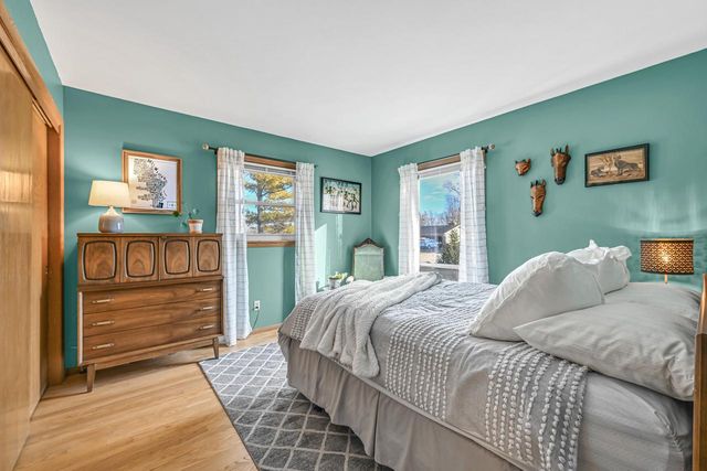 13500 W Old Oak LANE, New Berlin, WI 53151