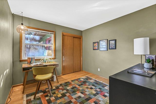 13500 W Old Oak LANE, New Berlin, WI 53151