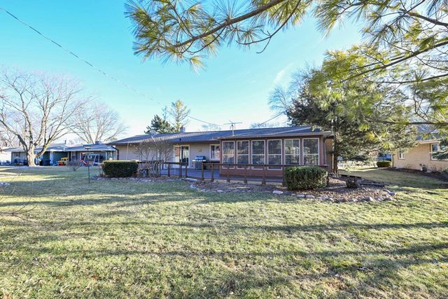 13500 W Old Oak LANE, New Berlin, WI 53151