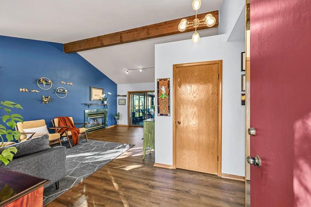 13500 W Old Oak LANE, New Berlin, WI 53151