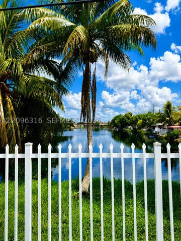 6850 W 14th Ct B15, Hialeah, FL 33014