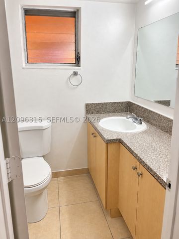 6850 W 14th Ct B15, Hialeah, FL 33014