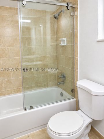 6850 W 14th Ct B15, Hialeah, FL 33014