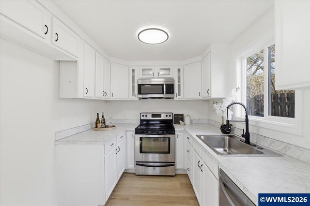 5341 Fox Ct S, Salem, OR 97306