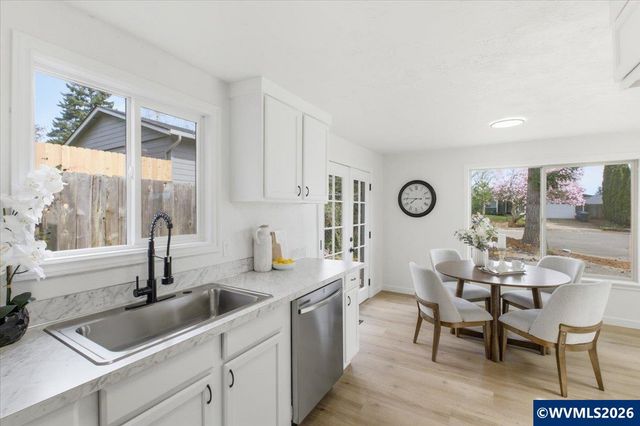 5341 Fox Ct S, Salem, OR 97306