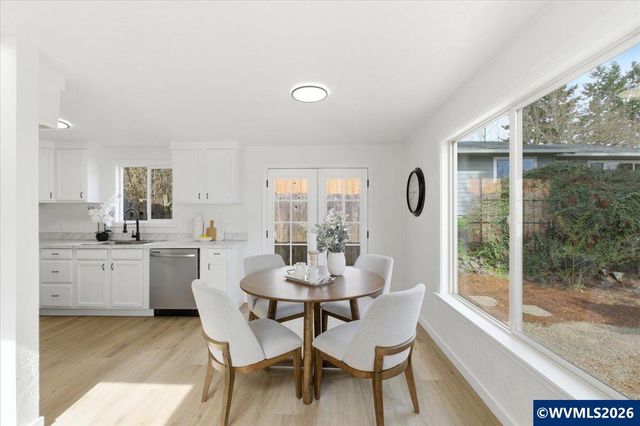 5341 Fox Ct S, Salem, OR 97306