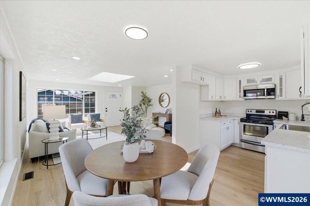 5341 Fox Ct S, Salem, OR 97306