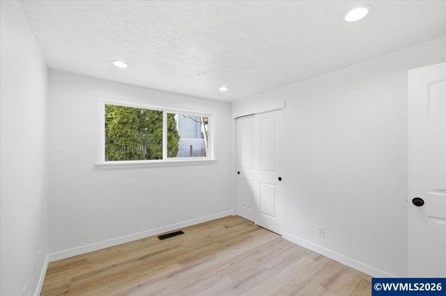 5341 Fox Ct S, Salem, OR 97306