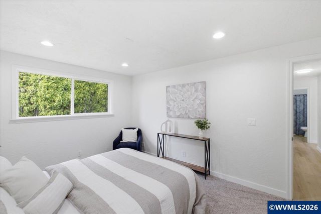 5341 Fox Ct S, Salem, OR 97306