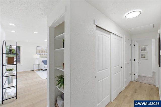 5341 Fox Ct S, Salem, OR 97306