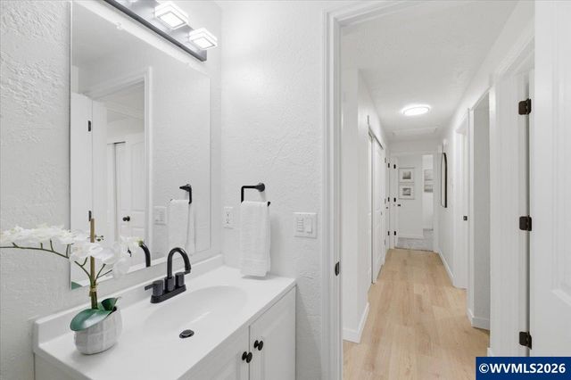 5341 Fox Ct S, Salem, OR 97306