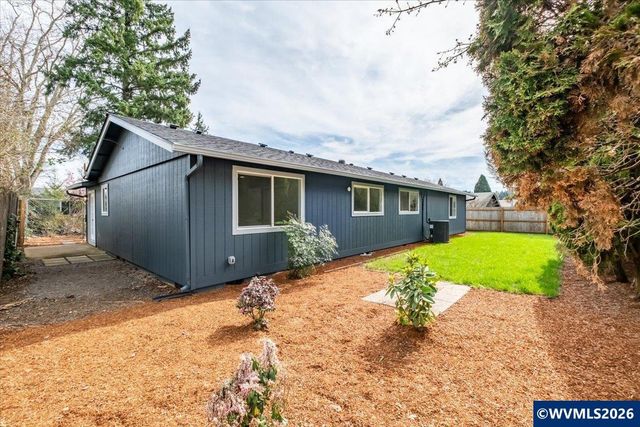 5341 Fox Ct S, Salem, OR 97306