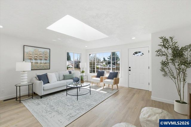 5341 Fox Ct S, Salem, OR 97306