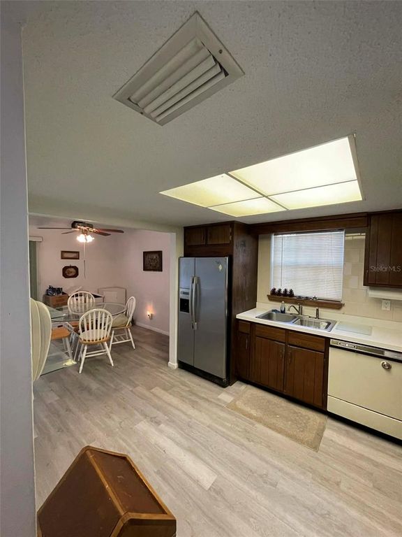 Image 12 of property listing at 26 FARMBROOK LANE, Palm Coast, FL 32137