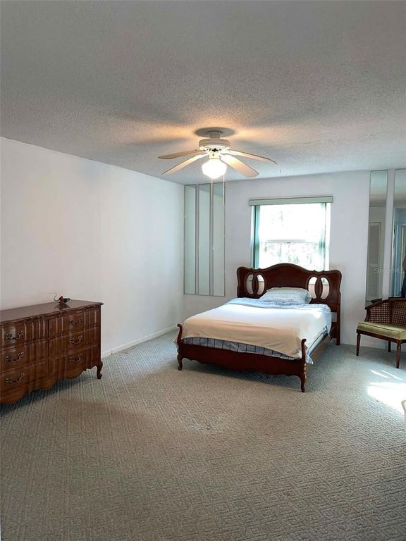 Image 24 of property listing at 26 FARMBROOK LANE, Palm Coast, FL 32137