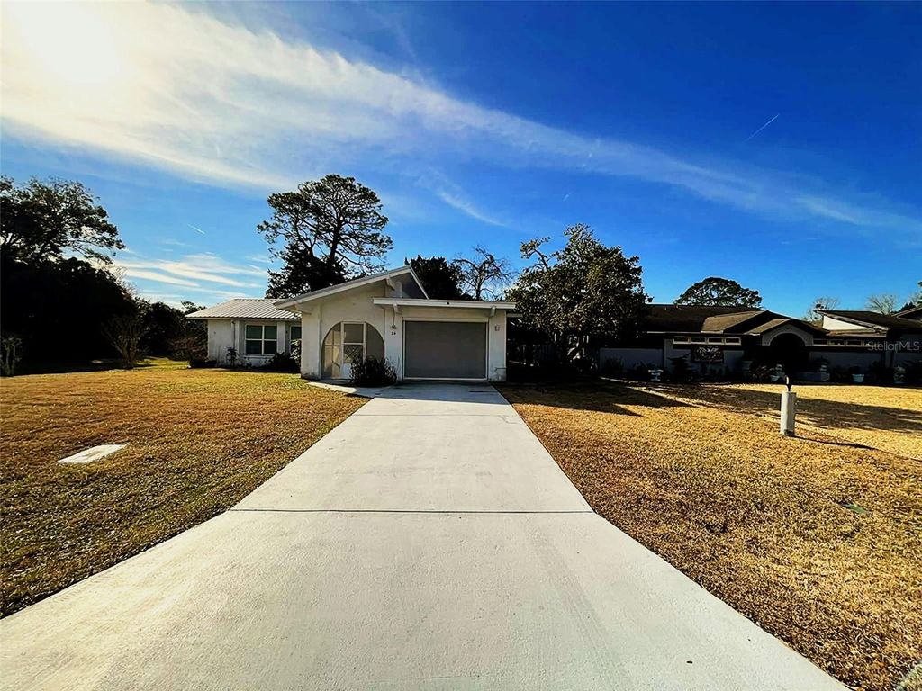 Image 6 of property listing at 26 FARMBROOK LANE, Palm Coast, FL 32137