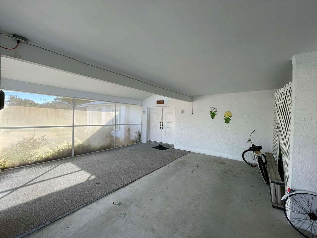 Image 8 of property listing at 26 FARMBROOK LANE, Palm Coast, FL 32137