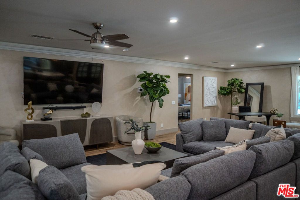 17516 17514 Raymer Street, Northridge, CA 91325 — photo 3