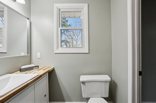 4207 Moss Hill Dr, Nunnelly, TN 37137