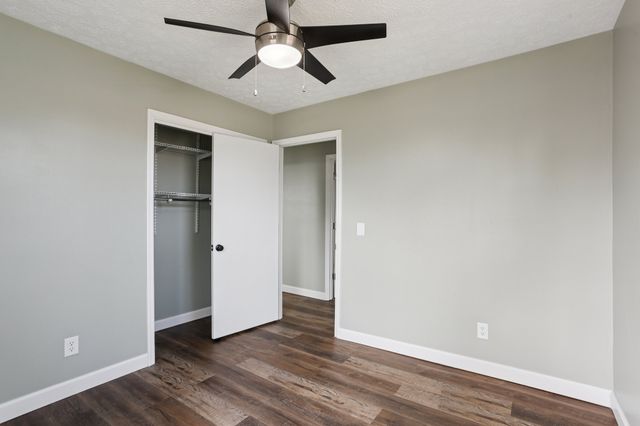 4207 Moss Hill Dr, Nunnelly, TN 37137