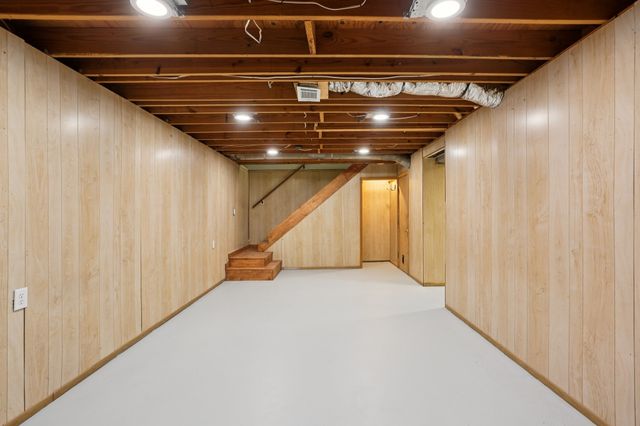 4207 Moss Hill Dr, Nunnelly, TN 37137