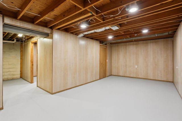 4207 Moss Hill Dr, Nunnelly, TN 37137