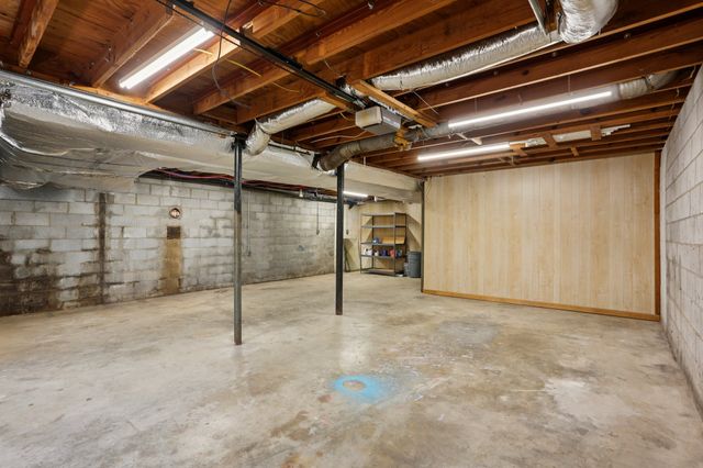 4207 Moss Hill Dr, Nunnelly, TN 37137