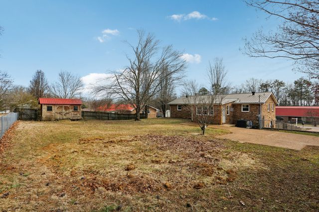 4207 Moss Hill Dr, Nunnelly, TN 37137