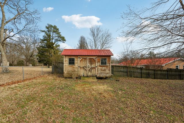 4207 Moss Hill Dr, Nunnelly, TN 37137