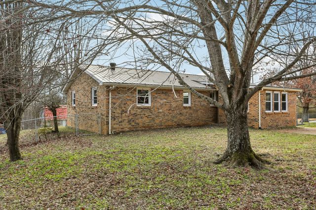 4207 Moss Hill Dr, Nunnelly, TN 37137