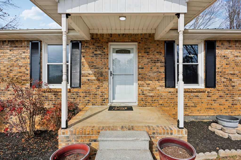 4207 Moss Hill Dr, Nunnelly, TN 37137