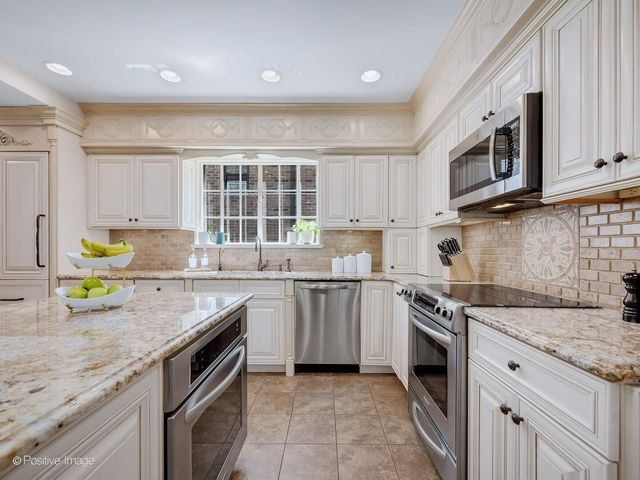601 S Brainard Avenue, La Grange, IL 60525