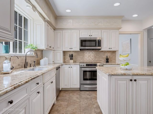601 S Brainard Avenue, La Grange, IL 60525