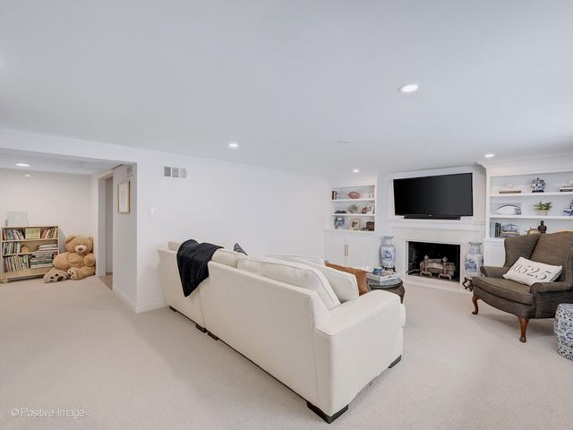 601 S Brainard Avenue, La Grange, IL 60525