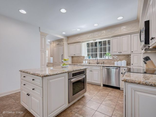 601 S Brainard Avenue, La Grange, IL 60525