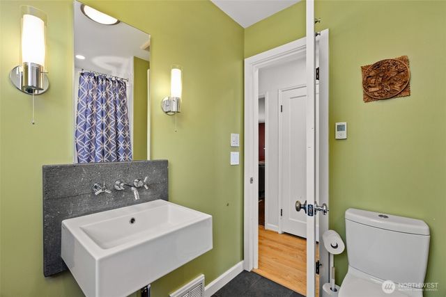 3701 SW Henderson Street, Seattle, WA 98126