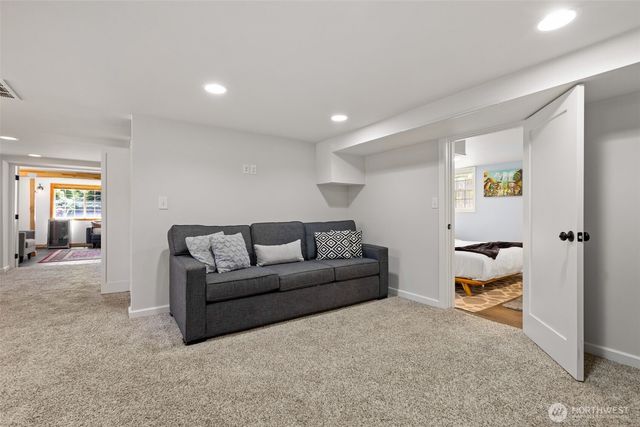 3701 SW Henderson Street, Seattle, WA 98126