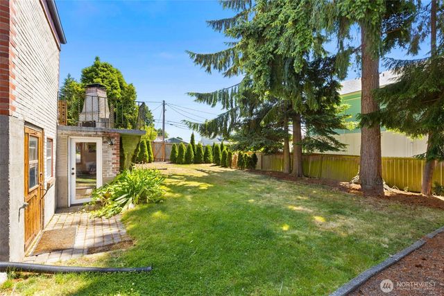 3701 SW Henderson Street, Seattle, WA 98126