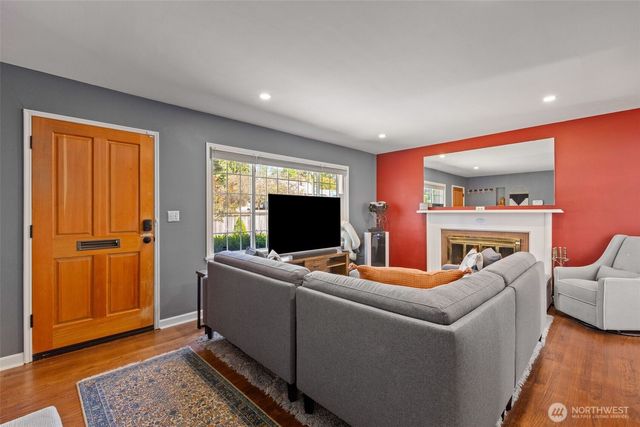 3701 SW Henderson Street, Seattle, WA 98126