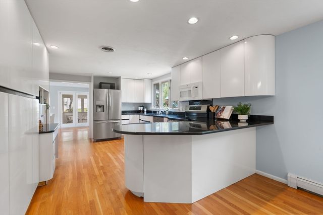 11 Foxhill Rd, Framingham, MA 01701