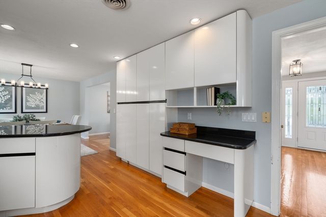 11 Foxhill Rd, Framingham, MA 01701