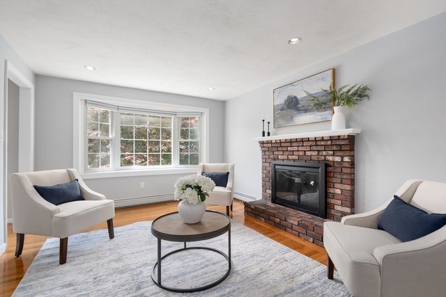11 Foxhill Rd, Framingham, MA 01701