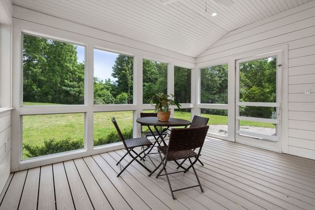 11 Foxhill Rd, Framingham, MA 01701